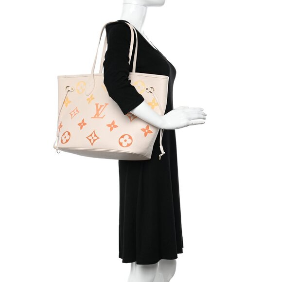 Entry - Buyers' Appreciation - LV Monogram Giant Empreinte Neverfull MM Tote - Picture 3 of 8